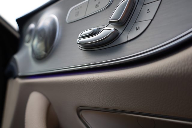 MERCEDES-BENZ E 220 usata 140