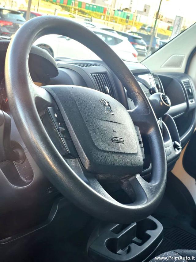 PEUGEOT Boxer usata, con Autoradio