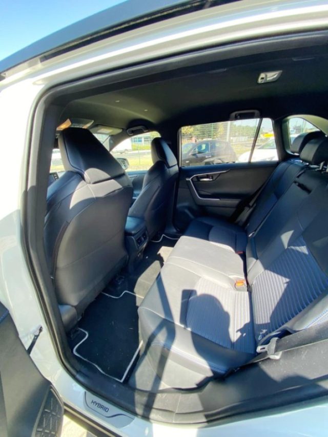 TOYOTA RAV 4 MY23 usata, con Controllo automatico clima