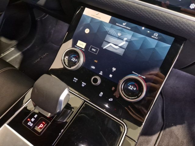 LAND ROVER Range Rover Velar usata, con Regolazione elettrica sedili