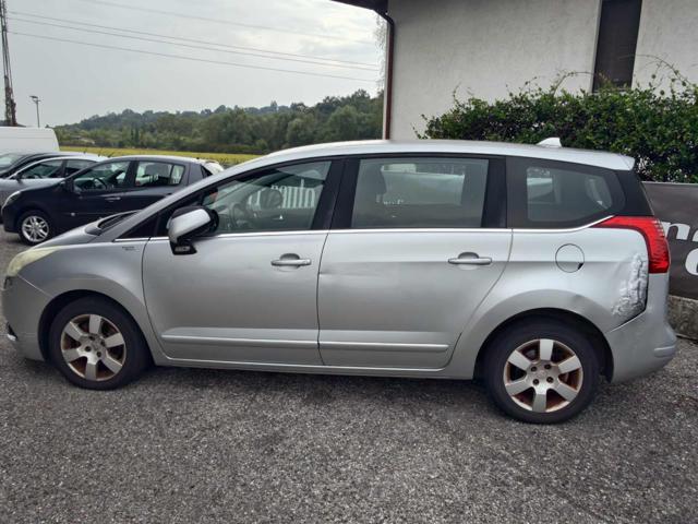 PEUGEOT 5008 usata, con Airbag Passeggero