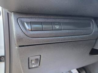 PEUGEOT 208 usata, con USB