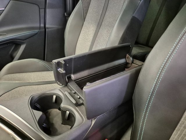 PEUGEOT 5008 usata, con Specchietti laterali elettrici