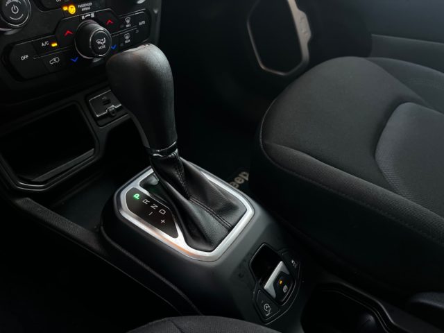 JEEP Renegade usata, con USB