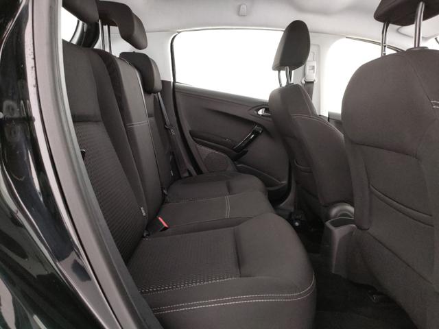PEUGEOT 208 usata, con Volante in pelle