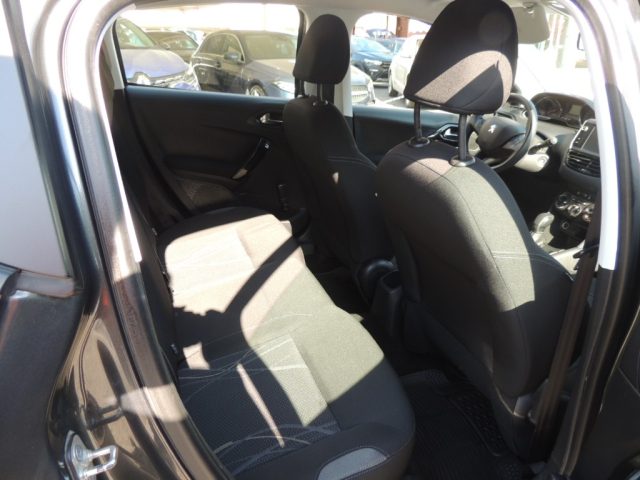 PEUGEOT 208 usata, con Climatizzatore