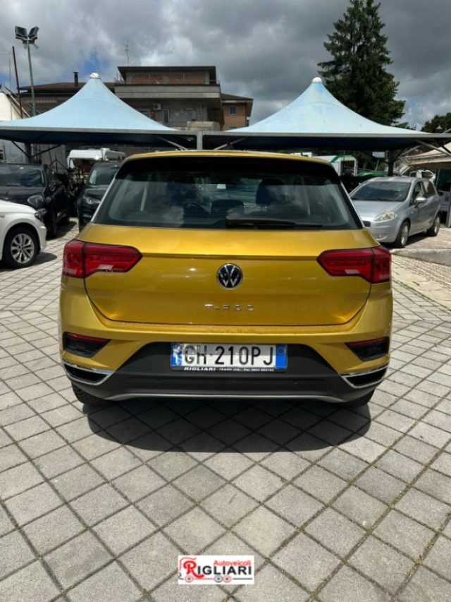 VOLKSWAGEN T-Roc usata, con USB