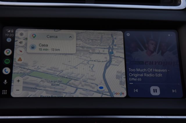 JAGUAR E-Pace usata, con Touch screen