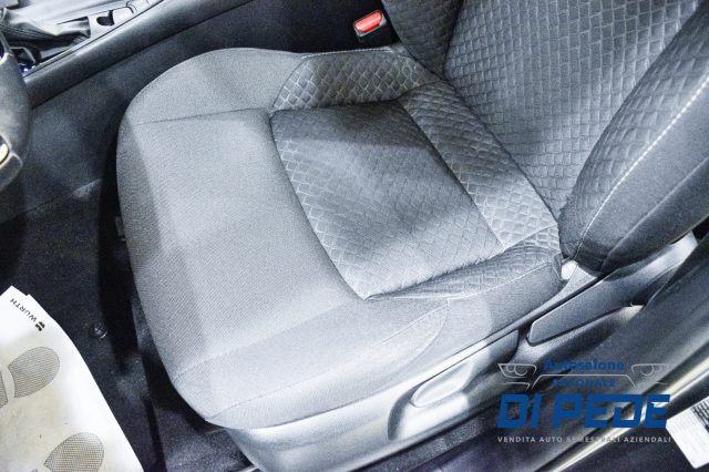 TOYOTA C-HR usata, con Sedile posteriore sdoppiato