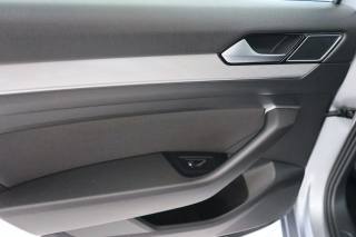 VOLKSWAGEN Passat Variant usata, con Isofix