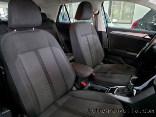 VOLKSWAGEN T-Roc usata, con USB