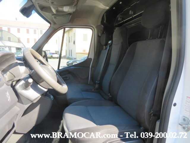 RENAULT Master usata, con Bracciolo