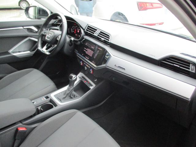 AUDI Q3 usata, con Sensori di parcheggio posteriori