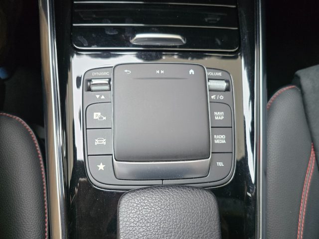 MERCEDES-BENZ GLA 200 usata, con Telecamera per parcheggio assistito