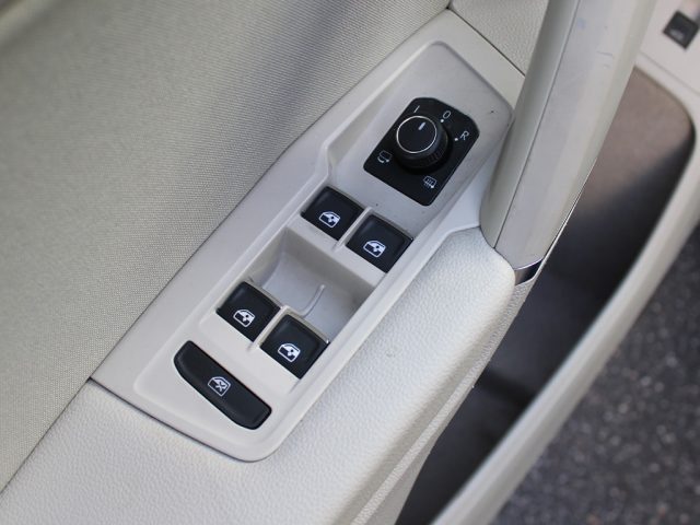 VOLKSWAGEN Tiguan Allspace usata, con Controllo elettronico della corsia