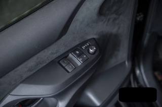 TOYOTA Yaris usata, con ESP