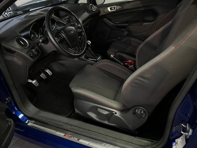 FORD Fiesta usata, con Autoradio