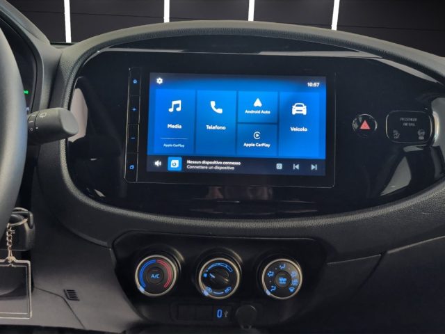 TOYOTA Aygo X usata, con USB