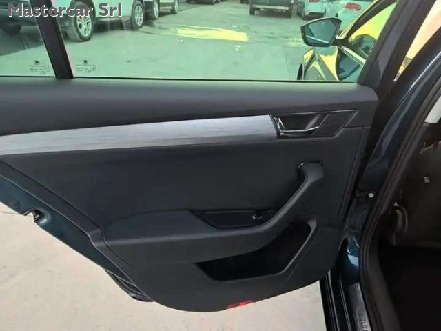 SKODA Superb usata, con Controllo trazione