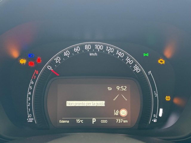 TOYOTA Aygo X usata, con Autoradio digitale