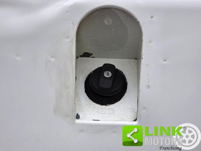 LAND ROVER Defender usata 21