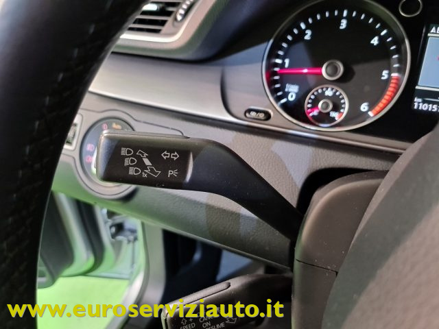 VOLKSWAGEN Passat usata, con Airbag testa