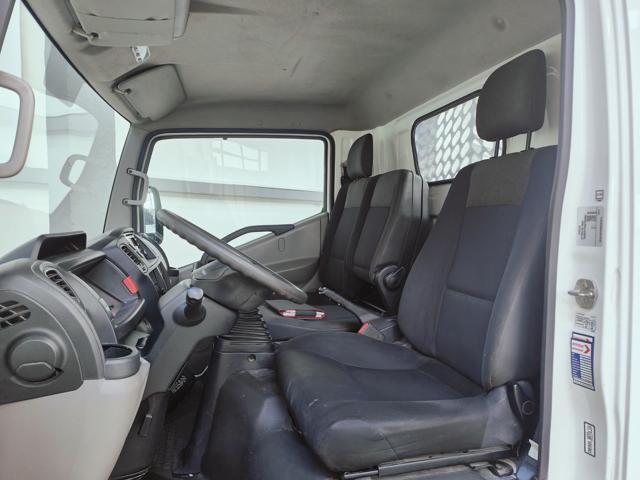 NISSAN Cabstar usata, con USB