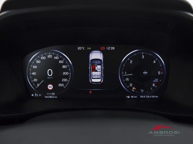VOLVO XC40 usata 12