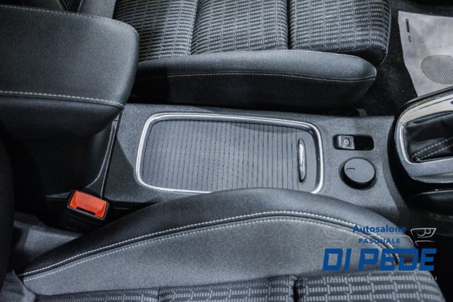 OPEL Astra usata, con Bluetooth