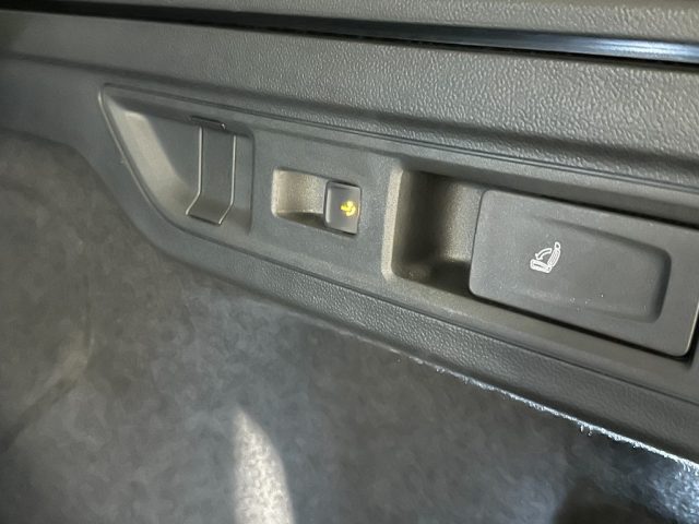 VOLKSWAGEN Passat Variant usata, con Controllo trazione