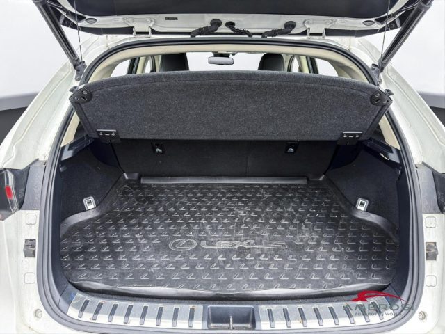 LEXUS NX 300h usata 8