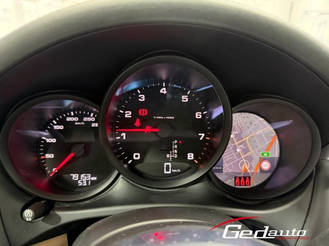 PORSCHE Macan usata, con Park Distance Control