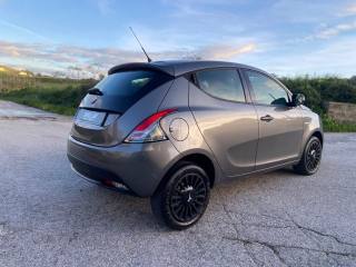 LANCIA Ypsilon usata, con MP3