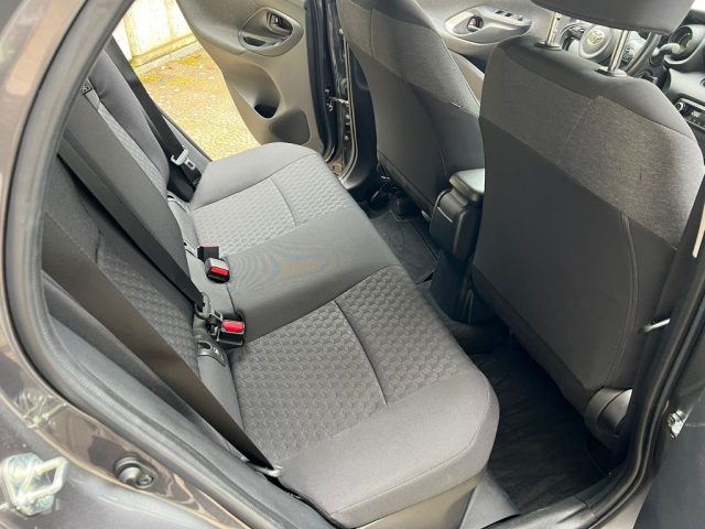TOYOTA Yaris usata 14
