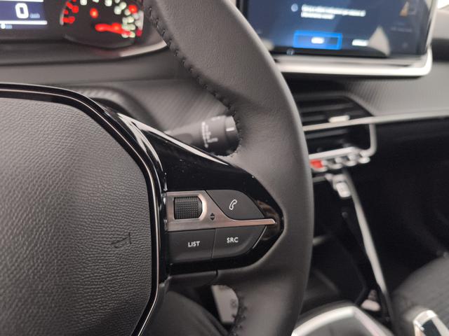 PEUGEOT 2008 usata, con Volante in pelle