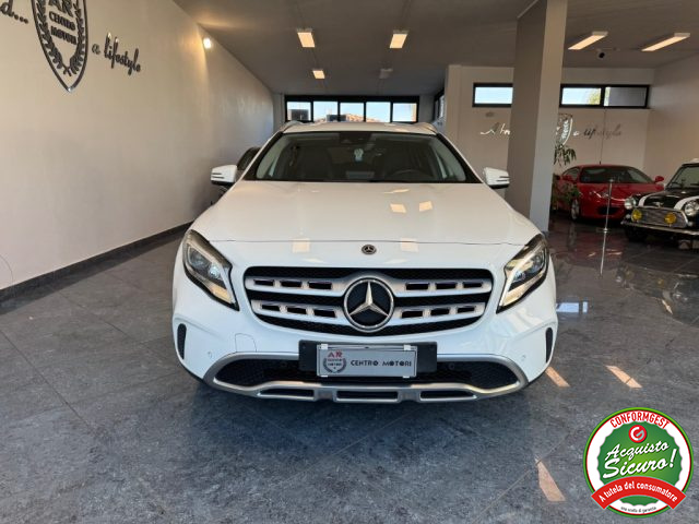 MERCEDES-BENZ GLA 200 usata, con Airbag