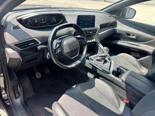 PEUGEOT 5008 usata, con Cerchi in lega