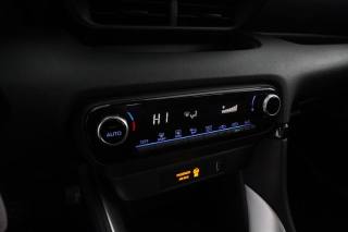 TOYOTA Yaris usata 8