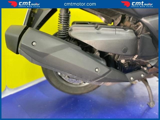 YAMAHA X-Max 400 usata 9