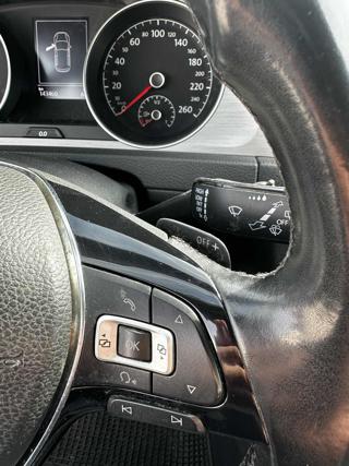 VOLKSWAGEN Golf usata, con Airbag testa