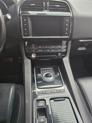 JAGUAR F-Pace usata, con ESP