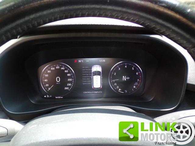VOLVO XC40 usata, con Luci diurne