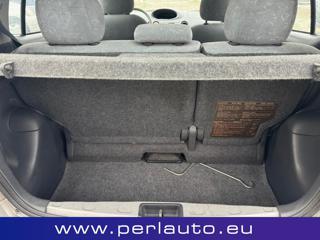 TOYOTA Yaris usata 13
