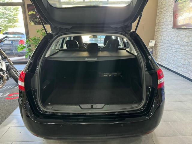 PEUGEOT 308 usata, con Autoradio digitale