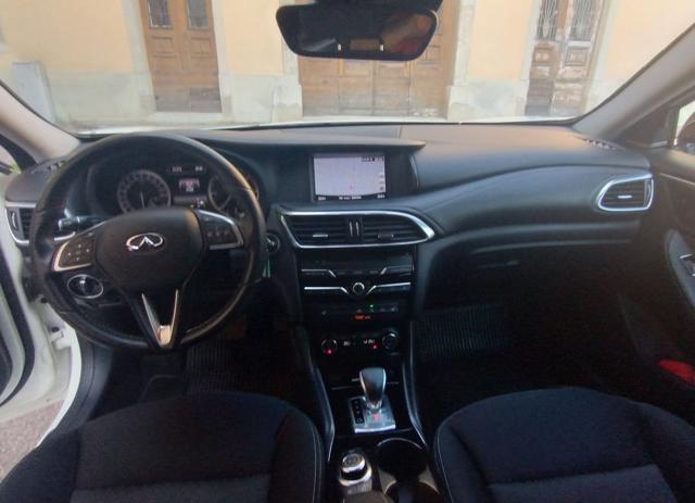 INFINITI Q30 usata, con Servosterzo