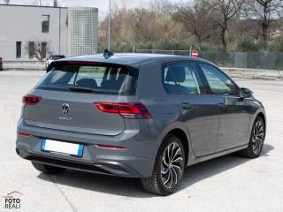 VOLKSWAGEN Golf usata, con Autoradio