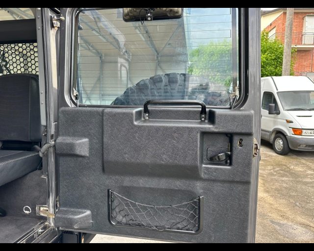 LAND ROVER Defender usata 19