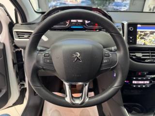 PEUGEOT 208 usata, con USB