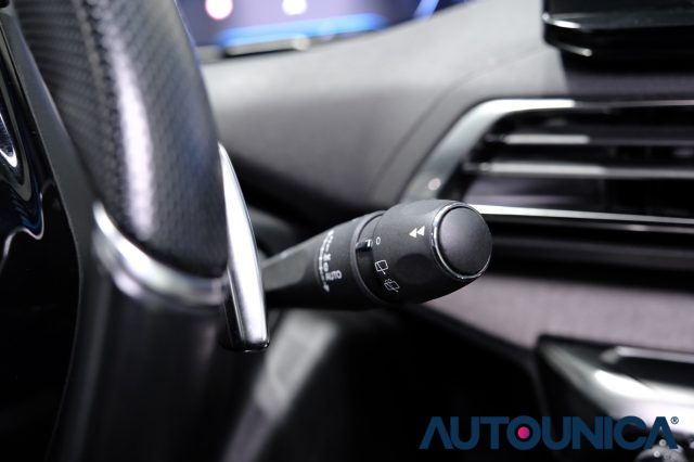 PEUGEOT 5008 usata, con Fari LED