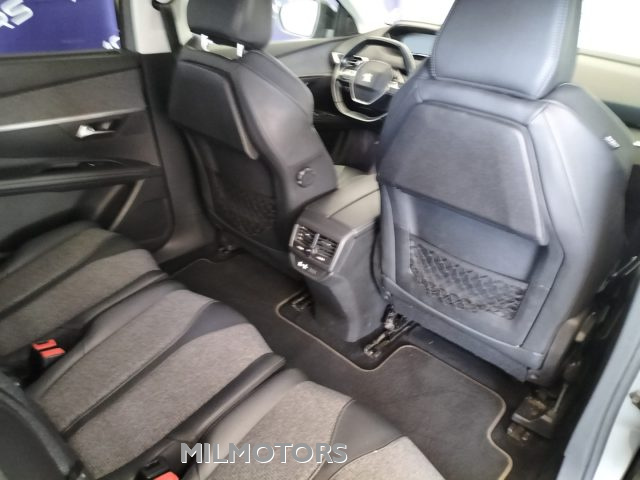 PEUGEOT 5008 usata, con Fendinebbia